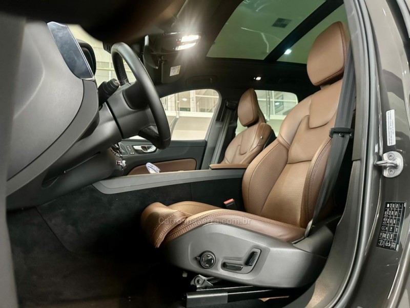 XC60 2.0 T8 ULTIMATE AWD HIBRIDO 4P AUTOMÁTICO - 2024 - NOVO HAMBURGO