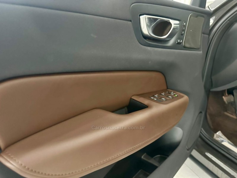XC60 2.0 T8 ULTIMATE AWD HIBRIDO 4P AUTOMÁTICO - 2024 - NOVO HAMBURGO