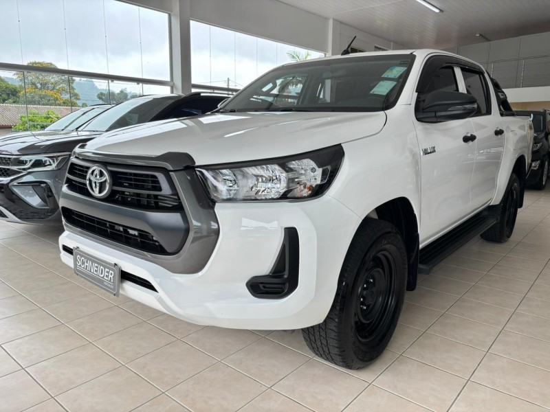 HILUX 2.8 4X4 CD 8V DIESEL 4P MANUAL - 2024 - NOVA PETRóPOLIS