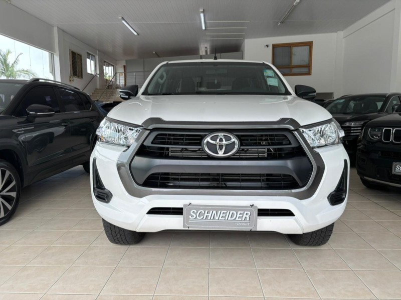 HILUX 2.8 4X4 CD 8V DIESEL 4P MANUAL - 2024 - NOVA PETRóPOLIS