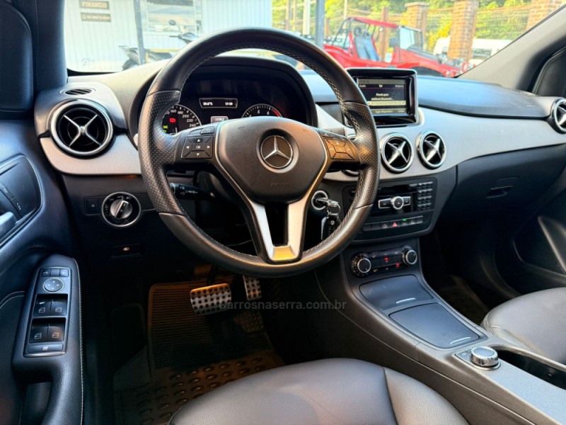 B 200 1.6 TURBO GASOLINA 4P AUTOMÁTICO - 2014 - CANELA