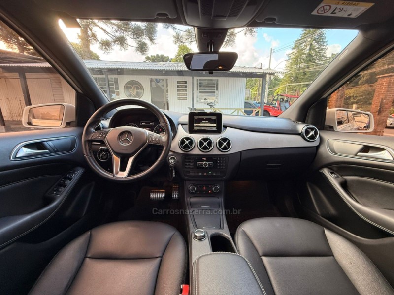 B 200 1.6 TURBO GASOLINA 4P AUTOMÁTICO - 2014 - CANELA