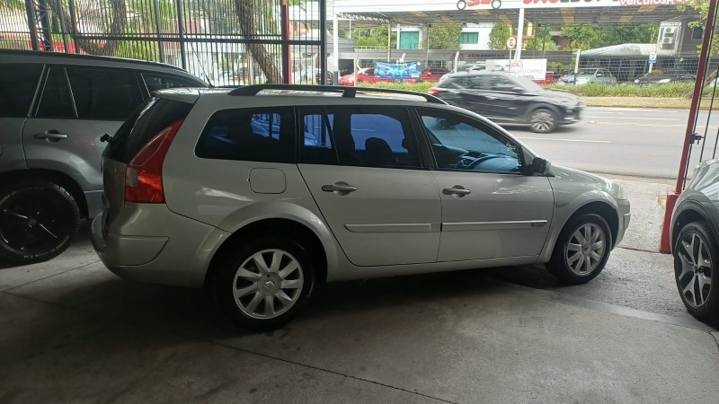 MÉGANE 1.6 DYNAMIQUE GRAND TOUR 16V FLEX 4P MANUAL - 2011 - CAXIAS DO SUL