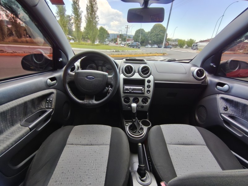 FIESTA 1.6 ROCAM SE SEDAN 8V FLEX 4P MANUAL - 2011 - BOM PRINCíPIO