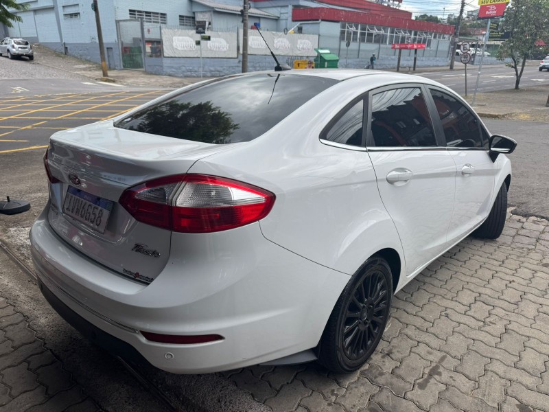 FIESTA 1.6 TITANIUM SEDAN 16V FLEX 4P AUTOMÁTICO - 2015 - CAXIAS DO SUL