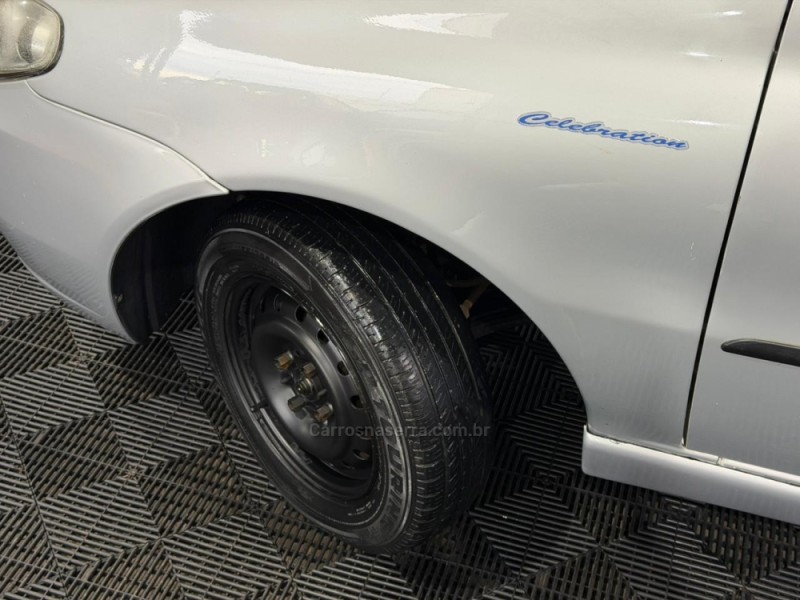 PALIO 1.0 MPI FIRE CELEBRATION 8V FLEX 4P MANUAL - 2010 - VACARIA