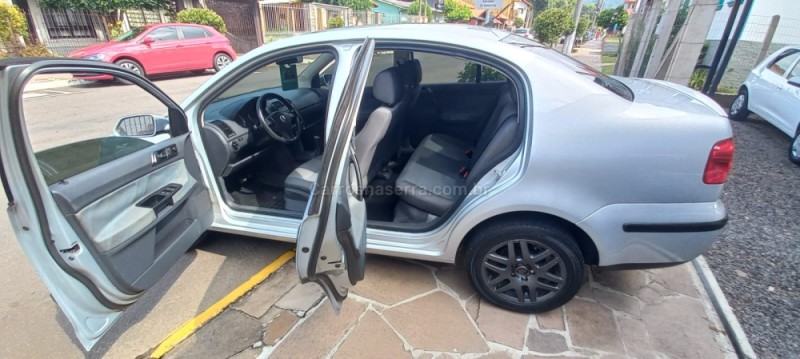 POLO 1.6 MI 8V E-FLEX 4P MANUAL - 2010 - PICADA CAFé