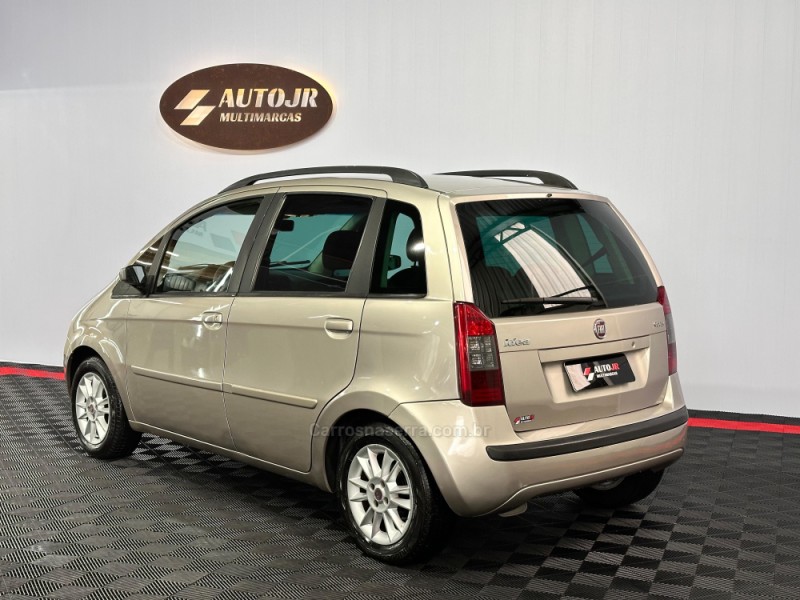 IDEA 1.4 MPI ELX 8V FLEX 4P MANUAL - 2009 - VACARIA