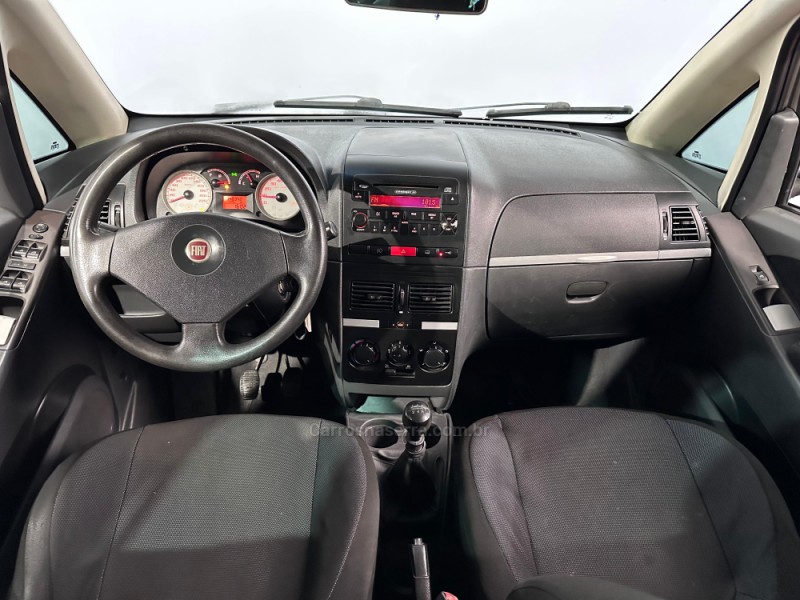 IDEA 1.4 MPI ELX 8V FLEX 4P MANUAL - 2009 - VACARIA