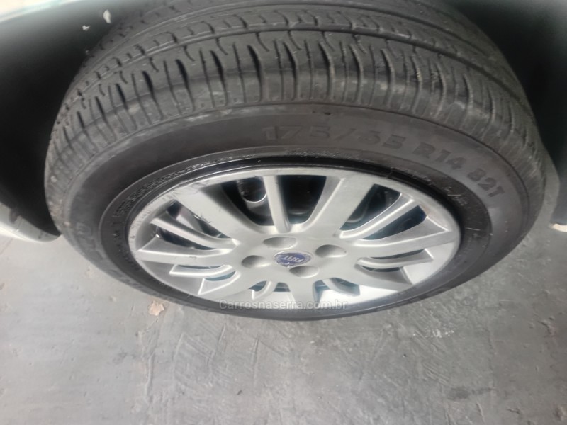 UNO 1.0 EVO VIVACE 8V FLEX 4P MANUAL - 2011 - CAXIAS DO SUL