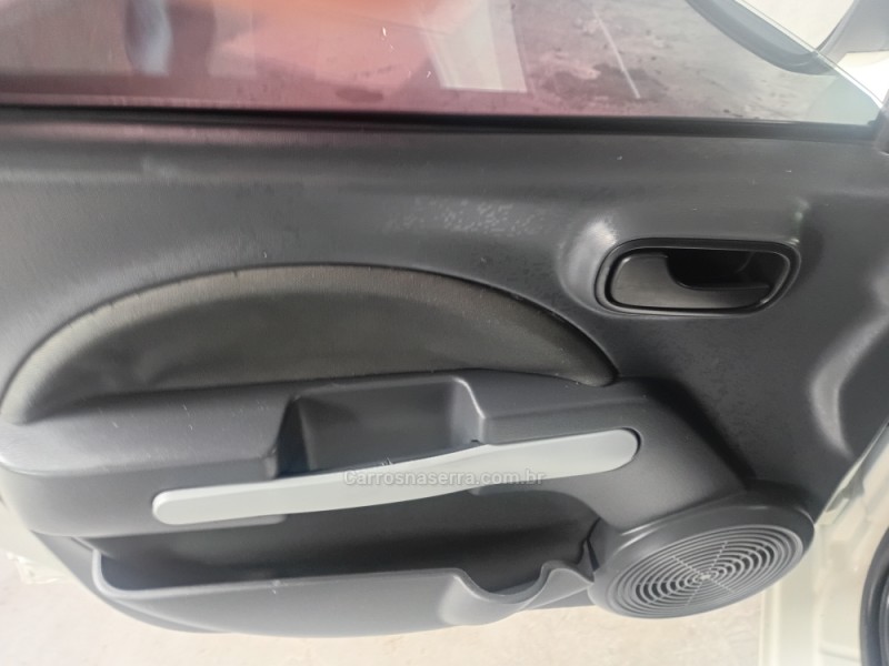 UNO 1.0 EVO VIVACE 8V FLEX 4P MANUAL - 2011 - CAXIAS DO SUL