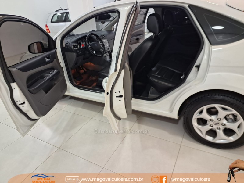 FOCUS 2.0 TITANIUM HATCH 16V FLEX 4P AUTOMÁTICO - 2012 - BENTO GONçALVES