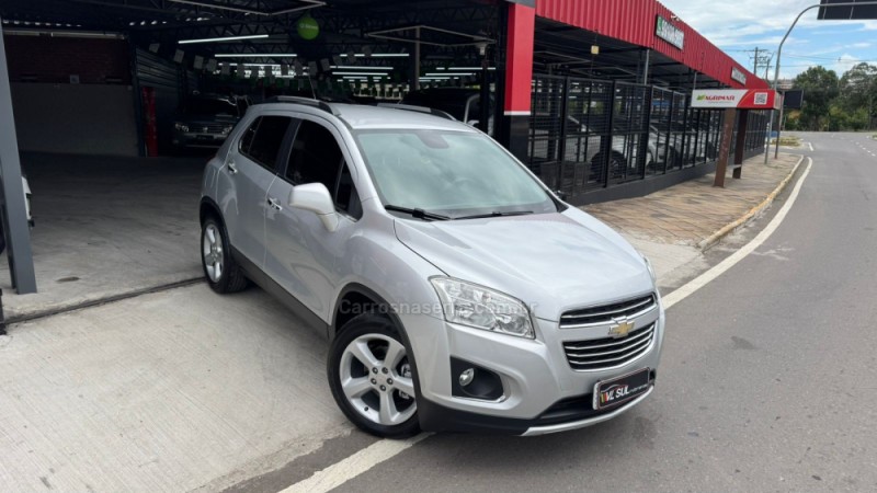 tracker 1.8 mpfi ltz 4x2 16v flex 4p automatico 2016 caxias do sul