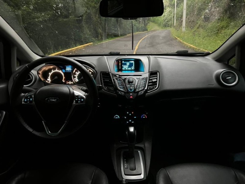 FIESTA 1.6 TITANIUM PLUS HATCH 16V FLEX 4P AUTOMÁTICO - 2014 - CAXIAS DO SUL