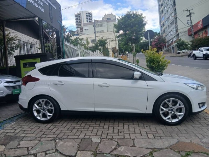 FOCUS 2.0 SE HATCH 16V FLEX 4P AUTO - 2017 - CAXIAS DO SUL