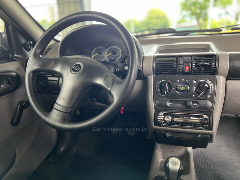 CLASSIC 1.0 MPFI LIFE 8V FLEX 4P MANUAL - 2009 - BOM PRINCíPIO