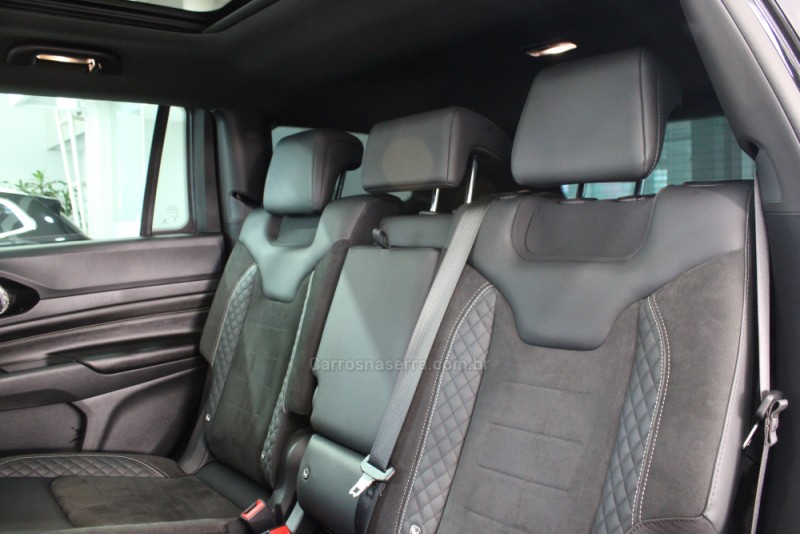 COMMANDER 2.0 HURRICANE BLACKHAWK 4X4 TURBO GASOLINA 4P AUTOMÁTICO - 2025 - CAXIAS DO SUL