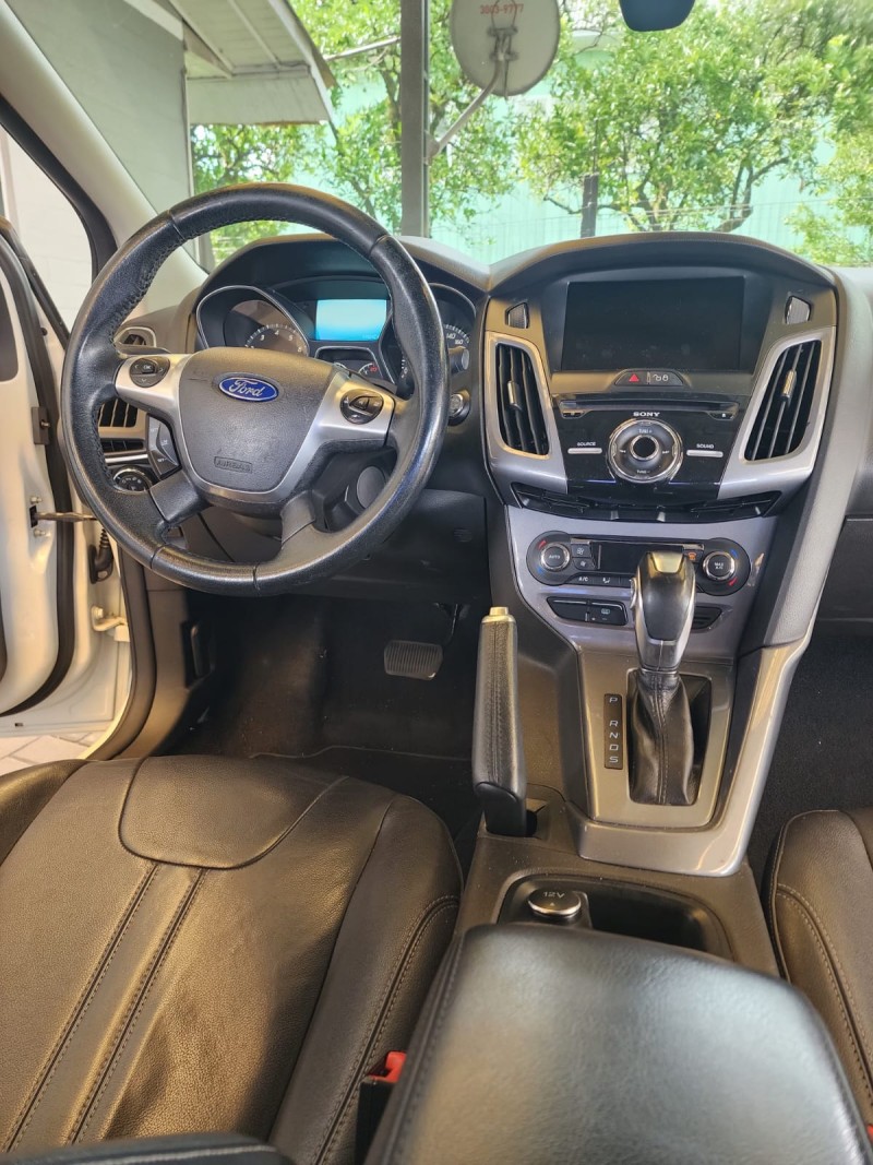 FOCUS 2.0 TITANIUM SEDAN 16V FLEX 4P AUTOMÁTICO - 2015 - CAXIAS DO SUL