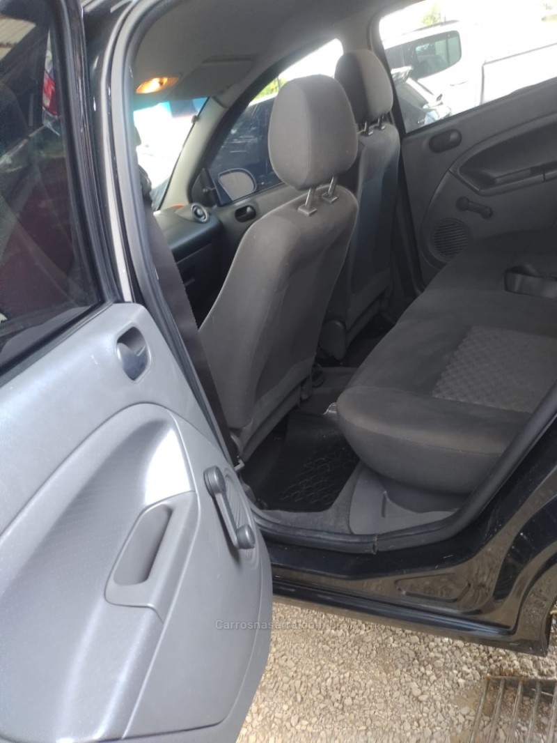 FIESTA 1.6 MPI STREET 8V GASOLINA 4P MANUAL - 2005 - CAXIAS DO SUL