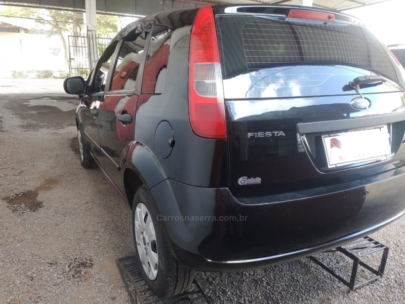 FIESTA 1.6 MPI STREET 8V GASOLINA 4P MANUAL - 2005 - CAXIAS DO SUL