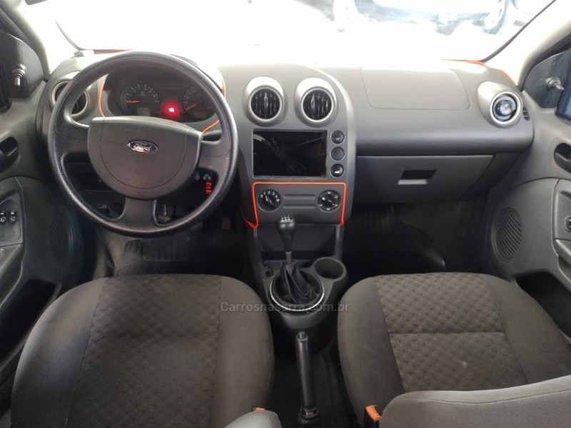 FIESTA 1.6 MPI STREET 8V GASOLINA 4P MANUAL - 2005 - CAXIAS DO SUL