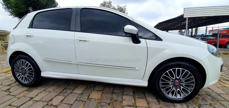 PUNTO 1.8 SPORTING 16V FLEX 4P MANUAL - 2014 - CAXIAS DO SUL