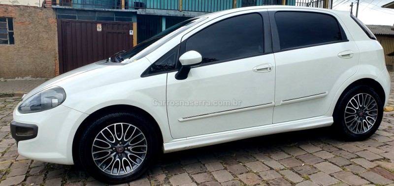 PUNTO 1.8 SPORTING 16V FLEX 4P MANUAL - 2014 - CAXIAS DO SUL