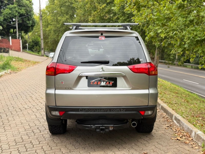 PAJERO DAKAR 3.2 HPE S 4X4 7 LUGARES 16V TURBO INTERCOOLER DIESEL 4P AUTOMÁTICO - 2013 - DOIS IRMãOS