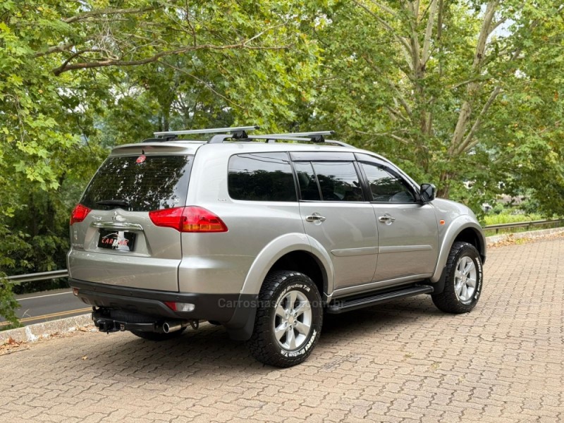 PAJERO DAKAR 3.2 HPE S 4X4 7 LUGARES 16V TURBO INTERCOOLER DIESEL 4P AUTOMÁTICO - 2013 - DOIS IRMãOS