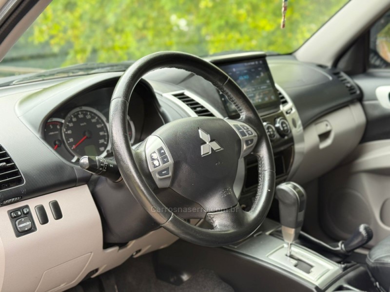 PAJERO DAKAR 3.2 HPE S 4X4 7 LUGARES 16V TURBO INTERCOOLER DIESEL 4P AUTOMÁTICO - 2013 - DOIS IRMãOS