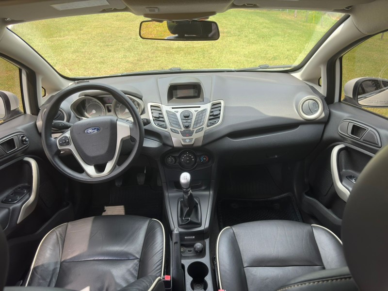 FIESTA 1.6 SE HATCH 16V FLEX 4P MANUAL - 2012 - FARROUPILHA