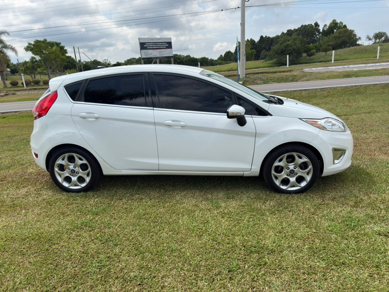 FIESTA 1.6 SE HATCH 16V FLEX 4P MANUAL - 2012 - FARROUPILHA