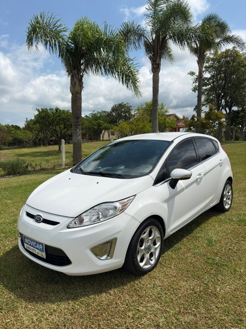 FIESTA 1.6 SE HATCH 16V FLEX 4P MANUAL - 2012 - FARROUPILHA