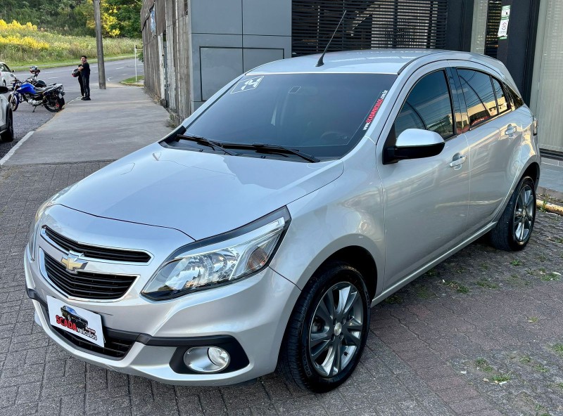 CHEVROLET - AGILE 1.4 MPFI LTZ 8V FLEX 4P MANUAL - 2013/2014 - Prata - R$ 45.900,00