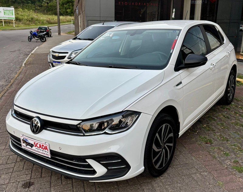 VOLKSWAGEN - POLO 1.0 170 TSI 12V HIGHLINE FLEX 4P AUTOMÁTICO - 2023/2024 - Branca - R$ 105.900,00