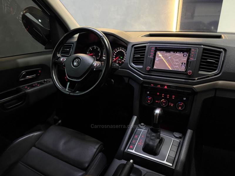 AMAROK 3.0 V6 TDI HIGHLINE CD DIESEL 4MOTION AUTOMÁTICO - 2020 - NOVO HAMBURGO