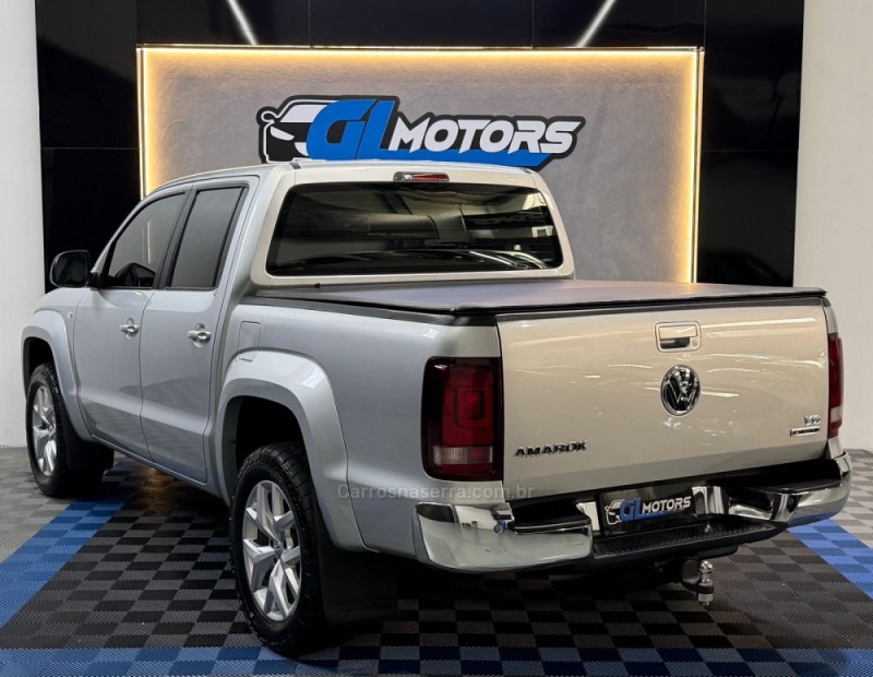 AMAROK 3.0 V6 TDI HIGHLINE CD DIESEL 4MOTION AUTOMÁTICO - 2020 - NOVO HAMBURGO