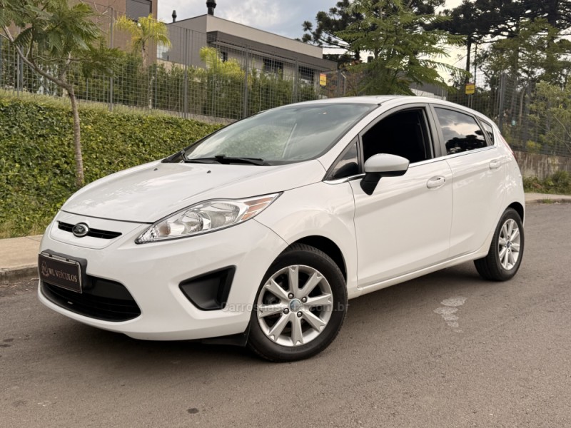 fiesta 1.6 se hatch 16v flex 4p manual 2013 caxias do sul