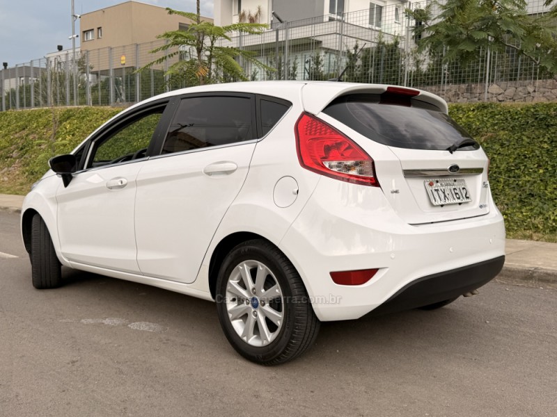 FIESTA 1.6 SE HATCH 16V FLEX 4P MANUAL - 2013 - CAXIAS DO SUL