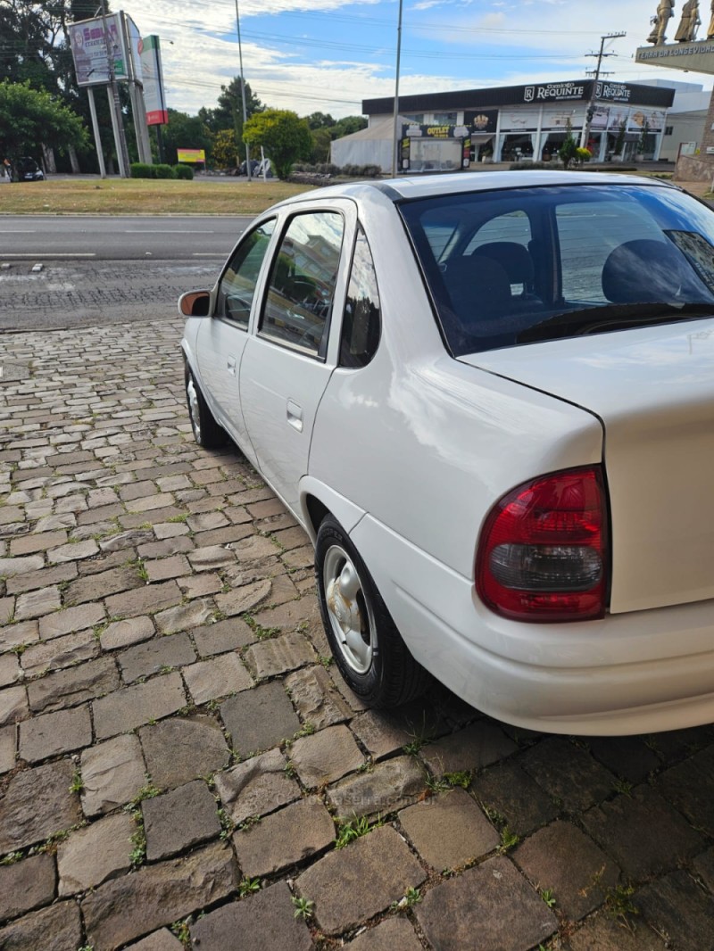 CLASSIC 1.6 MPFI LIFE 8V GASOLINA 4P MANUAL - 2007 - VERANóPOLIS