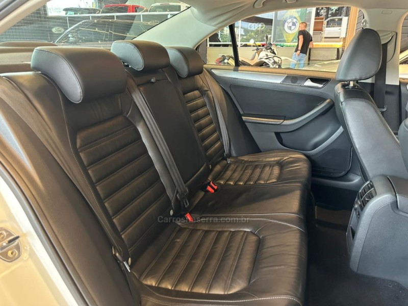 JETTA 2.0 TSI HIGHLINE 211CV GASOLINA 4P DSG - 2014 - CAXIAS DO SUL