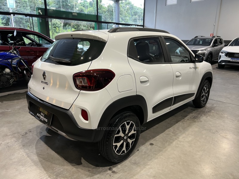 KWID 1.0 12V OUTSIDER FLEX 4P MANUAL - 2023 - CAXIAS DO SUL