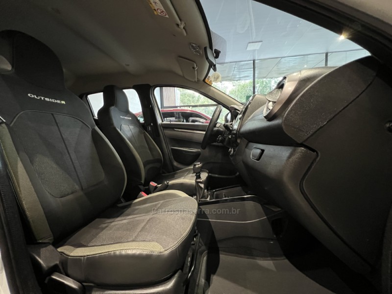 KWID 1.0 12V OUTSIDER FLEX 4P MANUAL - 2023 - CAXIAS DO SUL