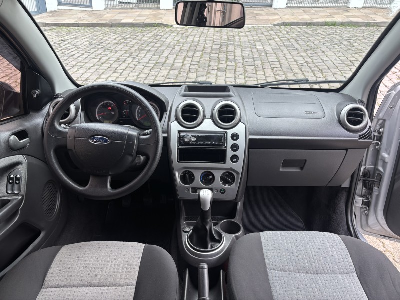 FIESTA 1.6 ROCAM SEDAN 8V FLEX 4P MANUAL - 2013 - CAXIAS DO SUL