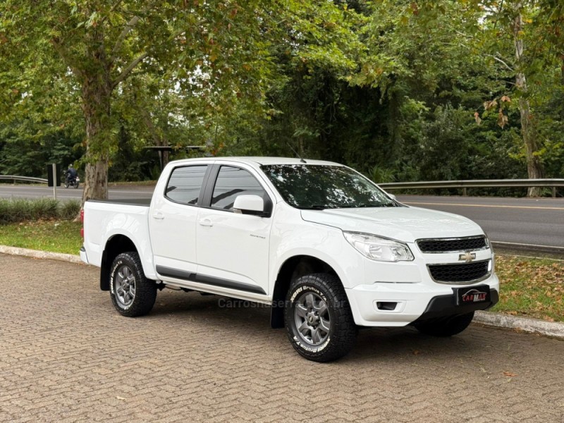 S10 2.4 ADVANTAGE 4X2 CD 8V FLEX 4P MANUAL - 2016 - DOIS IRMãOS