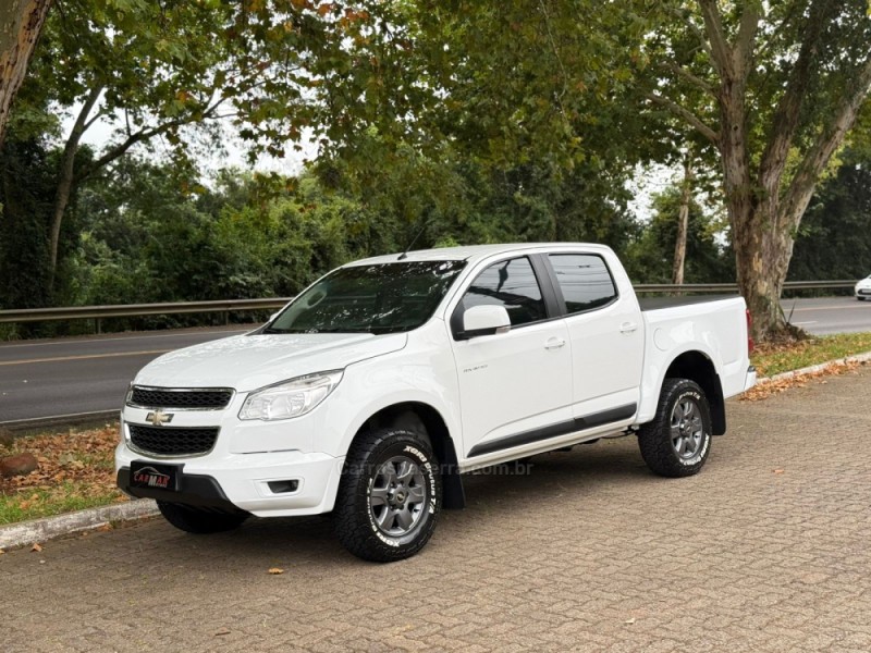 S10 2.4 ADVANTAGE 4X2 CD 8V FLEX 4P MANUAL - 2016 - DOIS IRMãOS