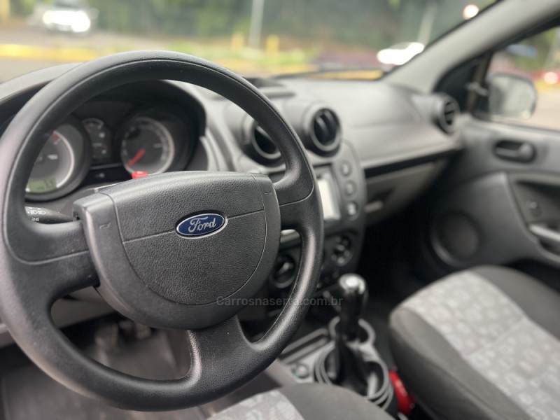 FIESTA 1.0 MPI 8V GASOLINA 4P MANUAL - 2013 - CAMPO BOM