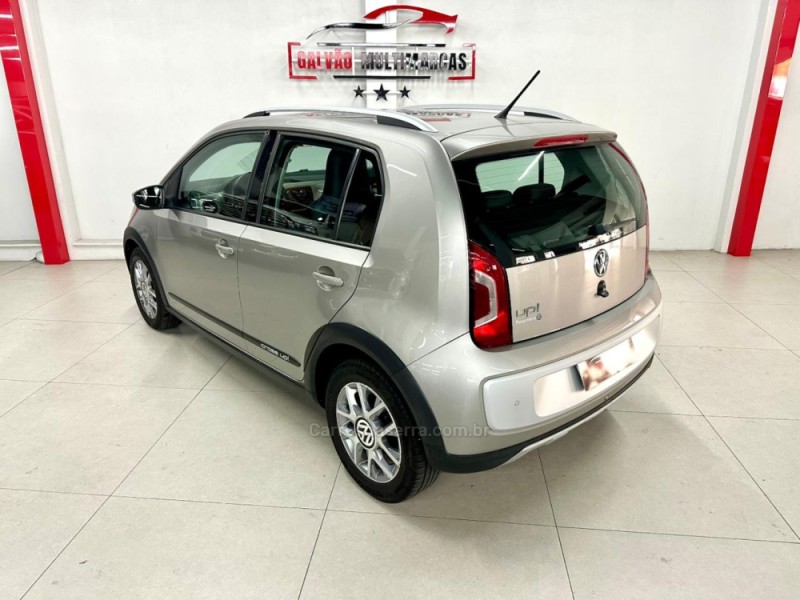 UP 1.0 CROSS T.FLEX 12V 4P MANUAL - 2015 - CAXIAS DO SUL