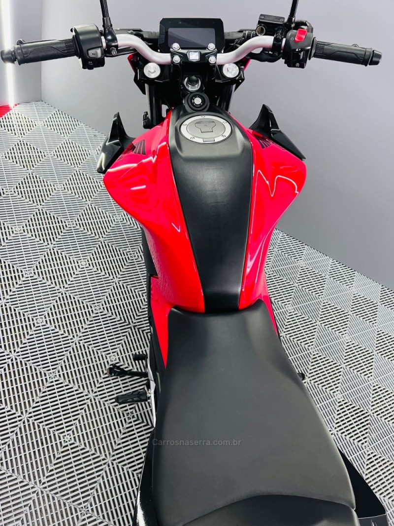 CB 300F TWISTER  - 2024 - CAMPO BOM