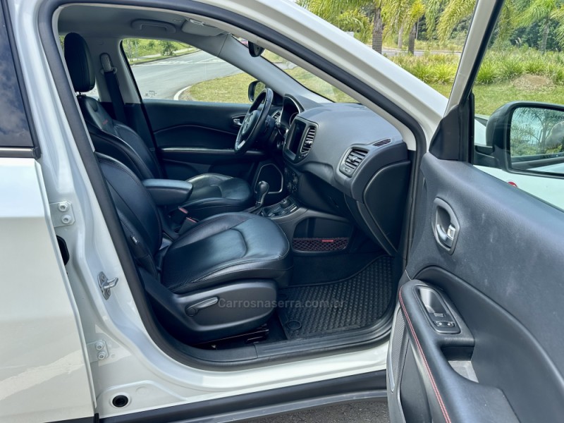 COMPASS 2.0 16V DIESEL TRAILHAWK 4X4 AUTOMÁTICO - 2018 - CAXIAS DO SUL